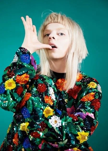 L'officiel x Aurora